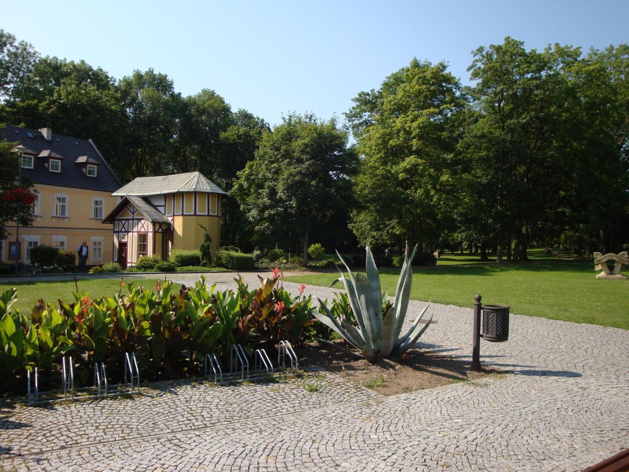 Hotel Lazne Evzenie Klášterec nad Ohří Zewnętrze zdjęcie