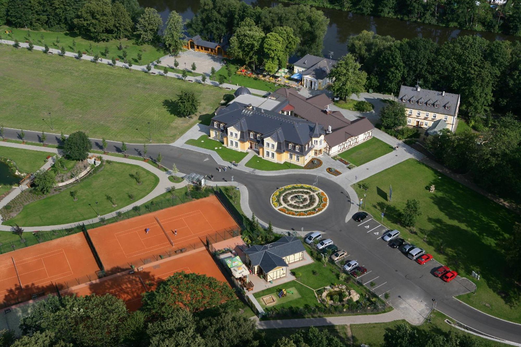 Hotel Lazne Evzenie Klášterec nad Ohří Zewnętrze zdjęcie