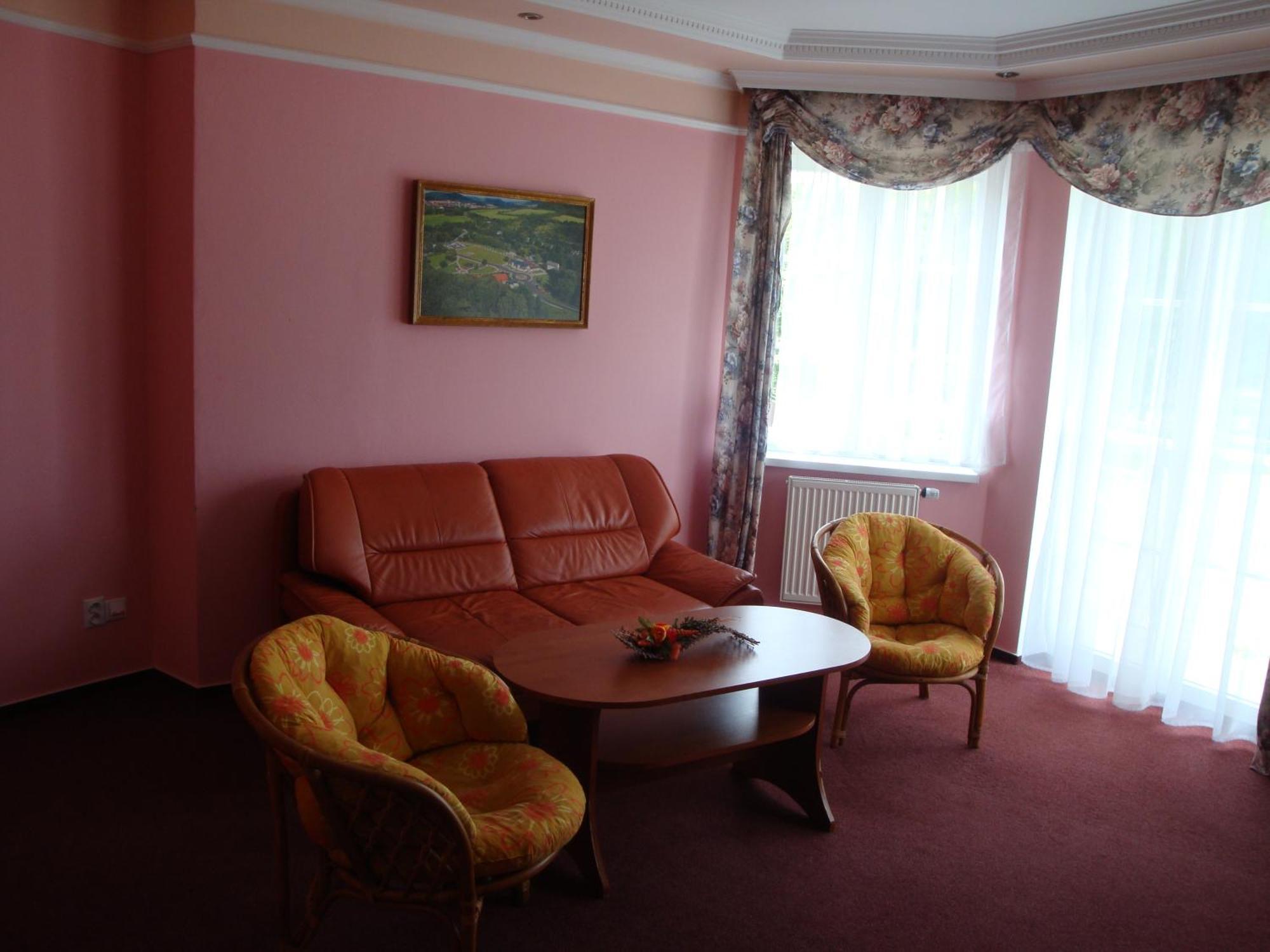 Hotel Lazne Evzenie Klášterec nad Ohří Zewnętrze zdjęcie