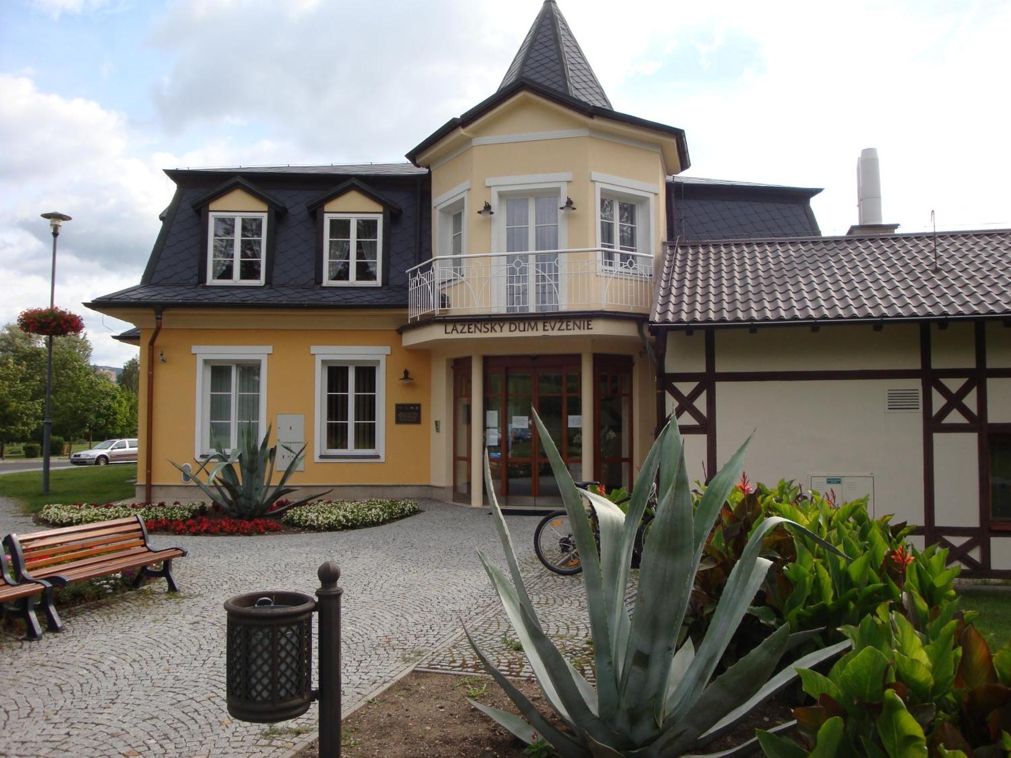 Hotel Lazne Evzenie Klášterec nad Ohří Zewnętrze zdjęcie